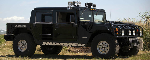 Un Hummer H1 detinut de Tupac Shakur a fost vandut cu de trei ori pretul initial
