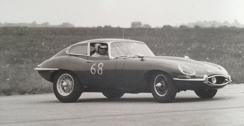 Un Jaguar E-Type original din 1963 legat de The Beatles a fost gasit intr-un hambar