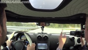 Un Koenigsegg Agera R si un Porsche 918 alearga pe autostrada cu 360 km/h!