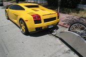 Un Lamborghini cu remorca