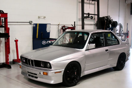 Un M3 E30 V10 nebun Un M3 E30 V10 nebun