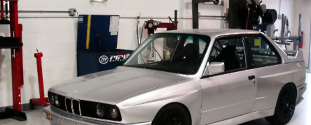 Un M3 E30 V10 nebun