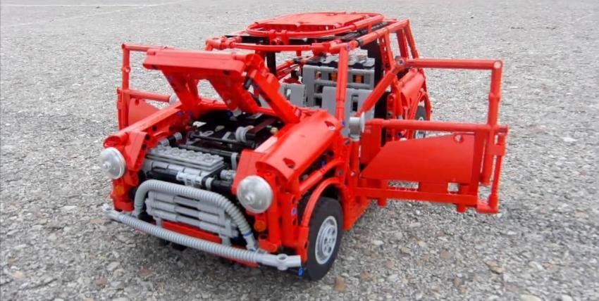 Un MINI Cooper Mk 1 din LEGO? Desigur, complet functional! Un MINI Cooper Mk 1 din LEGO? Desigur, complet functional!