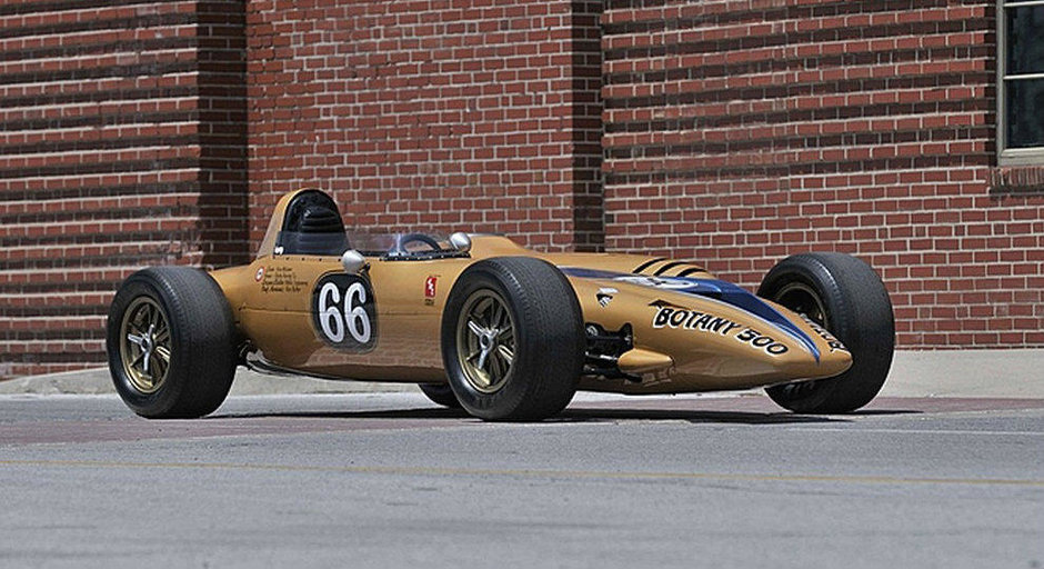 Un monopost Shelby Indy 500 cu turbina de elicopter are 1350 cp Un monopost Shelby Indy 500 cu turbina de elicopter are 1350 cp