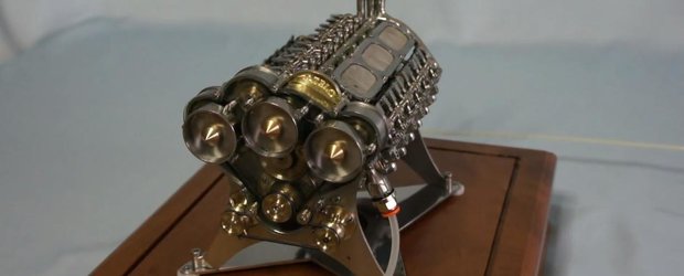 Un motor W18 in miniatura pare cadoul ideal de Craciun