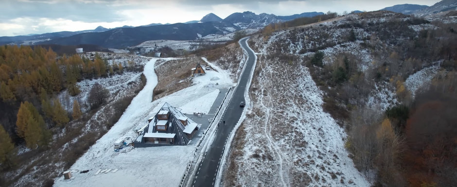 Un nou drum spectaculos se va deschide, peste doar cateva zile, in Romania. Cum arata Transapuseana, soseaua care concureaza cu Transfagarasan si Transalpina la peisaje de vis Un nou drum spectaculos se va deschide, peste doar cateva zile, in Romania. Cum arata Transapuseana, soseaua care concureaza cu Transfagarasan si Transalpina la peisaje de vis