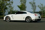 Un nou kit aerodinamic pentru Nissan GT-R