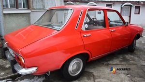 Un pasionat de masini comuniste din Satu Mare ne arata ce are in curte