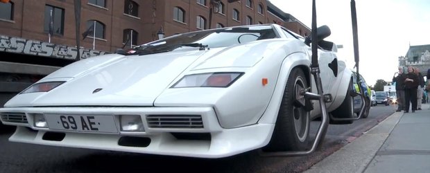 Un proprietar si-a abandonat Lamborghiniul Countach in centrul Londrei