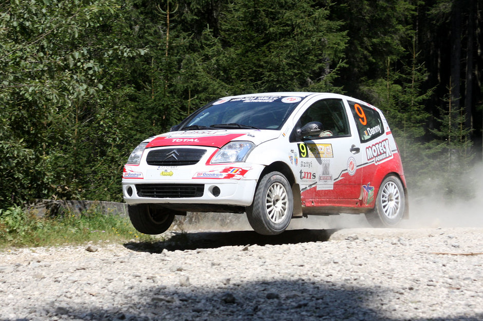 Un raliu plin de peripetii pentru echipajele Napoca Rally Academy Un raliu plin de peripetii pentru echipajele Napoca Rally Academy