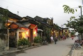 Un roman in jurul lumii cu motocicleta: din Vietnam in Romania