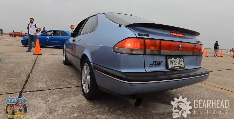 Un SAAB 900 nevinovat prinde 280 km/h in cadrul cursei Texas Mile Un SAAB 900 nevinovat prinde 280 km/h in cadrul cursei Texas Mile