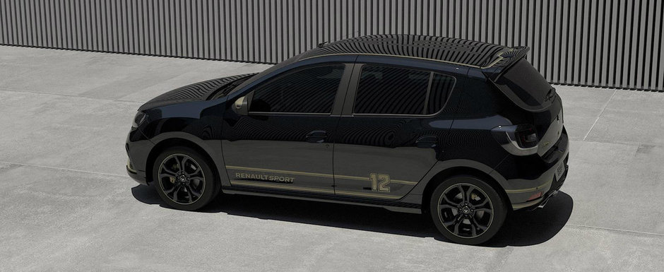 Un Sandero cu 150 CP si aroma de Formula 1. A fost prezentat oficial in urma cu numai cateva momente! Un Sandero cu 150 CP si aroma de Formula 1. A fost prezentat oficial in urma cu numai cateva momente!
