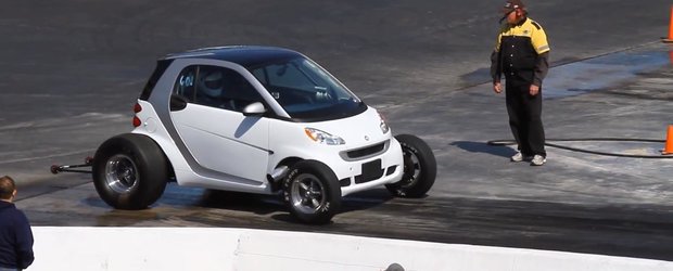 Un Smart Fortwo cu motor V8 este visul oricarui liniutar