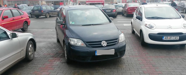 Un sofer nesimtit cu numar de Alba care parcheaza pe 3 locuri primeste un mesaj potrivit