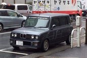 Un Suzuki Lapin din Japonia se crede BMW Ursulet