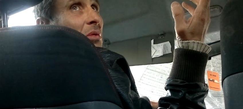 Un taximetrist din Bucuresti vrea sa tepuiasca un strain... roman Un taximetrist din Bucuresti vrea sa tepuiasca un strain... roman