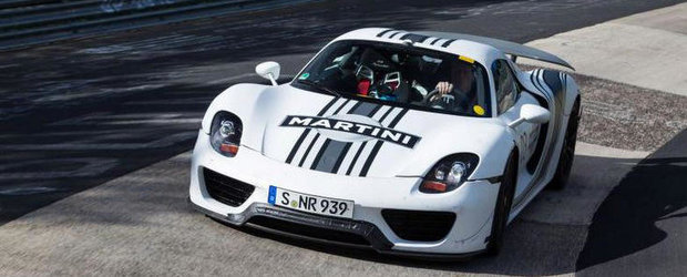Un tur de pista la Nurburgring alaturi de Walter Rohrl si Porsche 918 Spyder