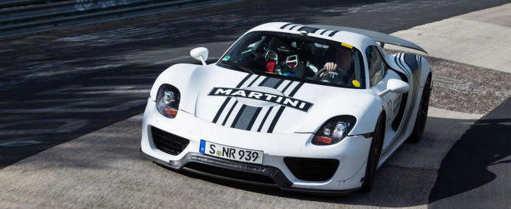 Un tur de pista la Nurburgring alaturi de Walter Rohrl si Porsche 918 Spyder