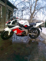Unde as putea Tuna putin si vopsi un motor derbi gpr 50 ? sau niste informatii despre piese va rog ?:X