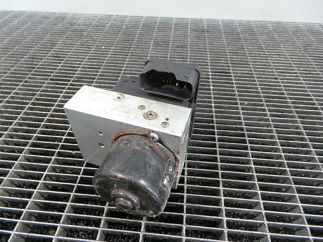 UNITATE ABS BMW SERIA 3 E 46 - - (1998 2001)