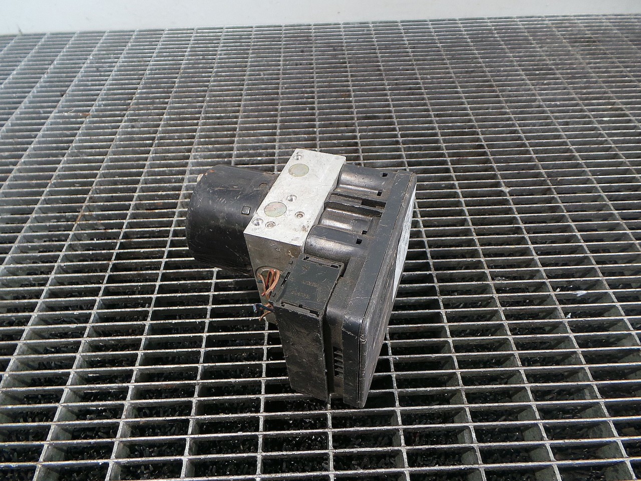 UNITATE ABS BMW SERIA 3 E 46 2.0 D - (2001 2004)