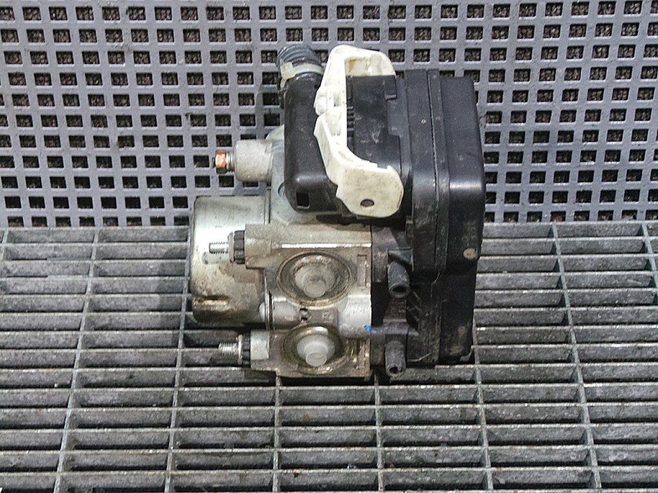 UNITATE ABS TOYOTA YARIS 1.0 VVTI - (2005 2011)