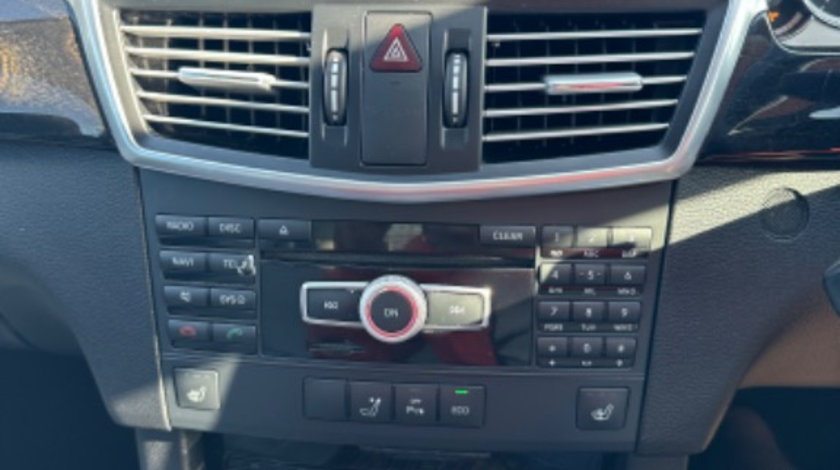 Unitate audio, radio cd, Mercedes e class w212 an 2012 varianta ecran mare