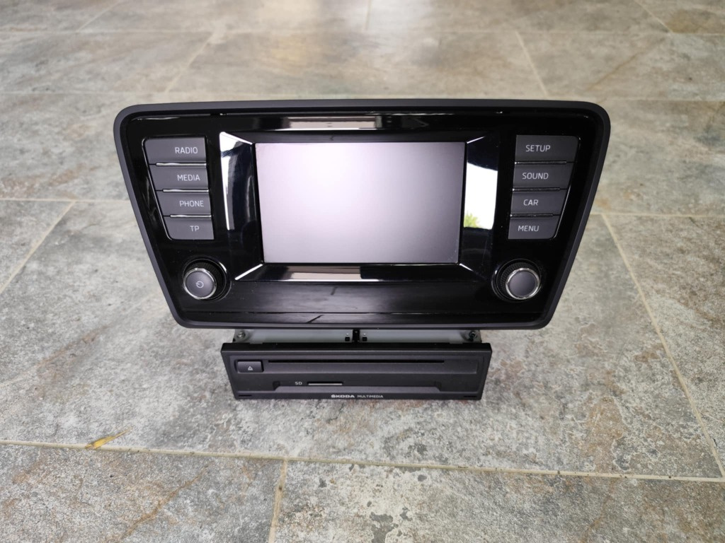 Unitate multimedia cu display 5E0035820A / 5E0919605 Skoda Octavia III