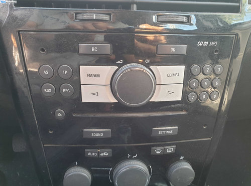 Unitate Radio CD Player CD30 MP3 cu Display Bord Opel Astra H 2004 - 2010 [K7204]