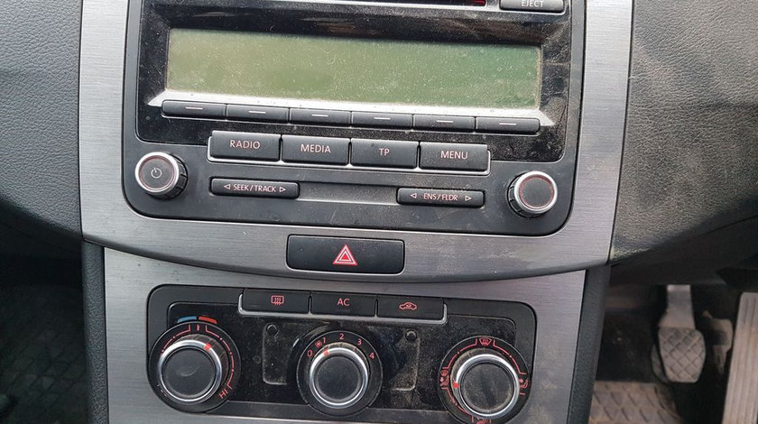 Unitate Radio CD Player VW Passat B7 2010 - 2015