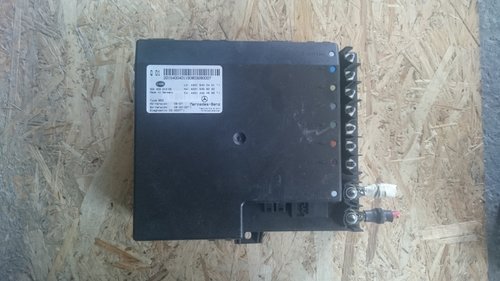 Unitatea de control a sistemului electric MERCEDES W221 A2215400401