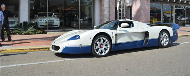 Unul dintre cele 50 de modele Maserati MC12 produse isi face aparitia la vanzare