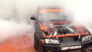 Urmatorul Nissan R32 ne ofera o noua definitie a burnoutului la superlativ