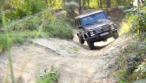 Urmatorul VIDEO ne arata de ce Mercedes-ul G-Class e considerat off-roader-ul suprem