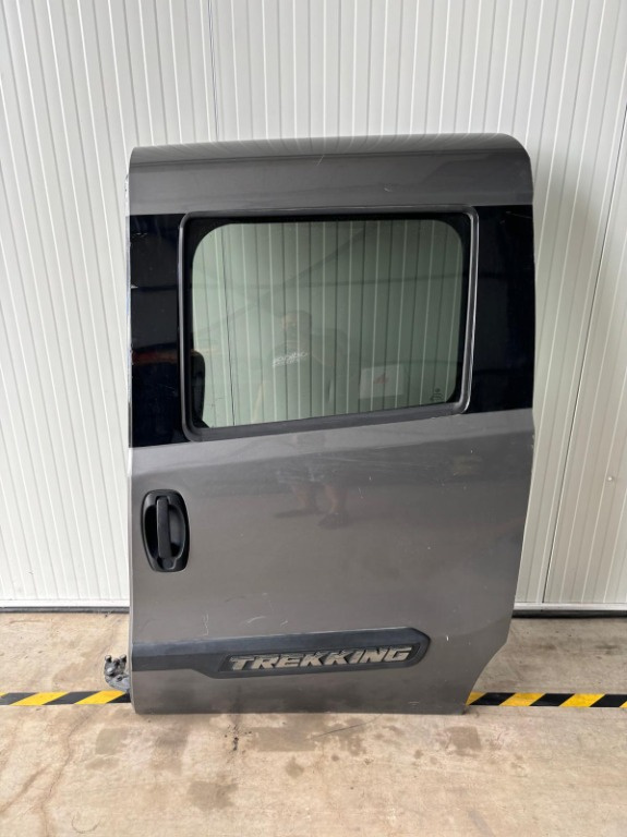 Usa culisanta laterala stanga Fiat Doblo 2015-2020