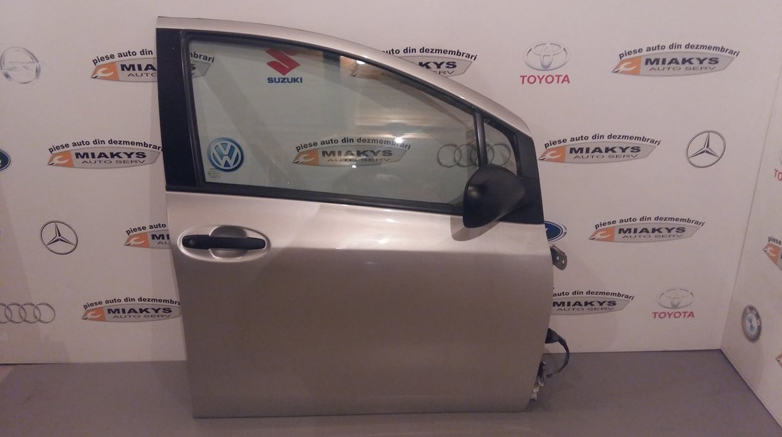 Usa dr fata Toyota Yaris 2006-2009