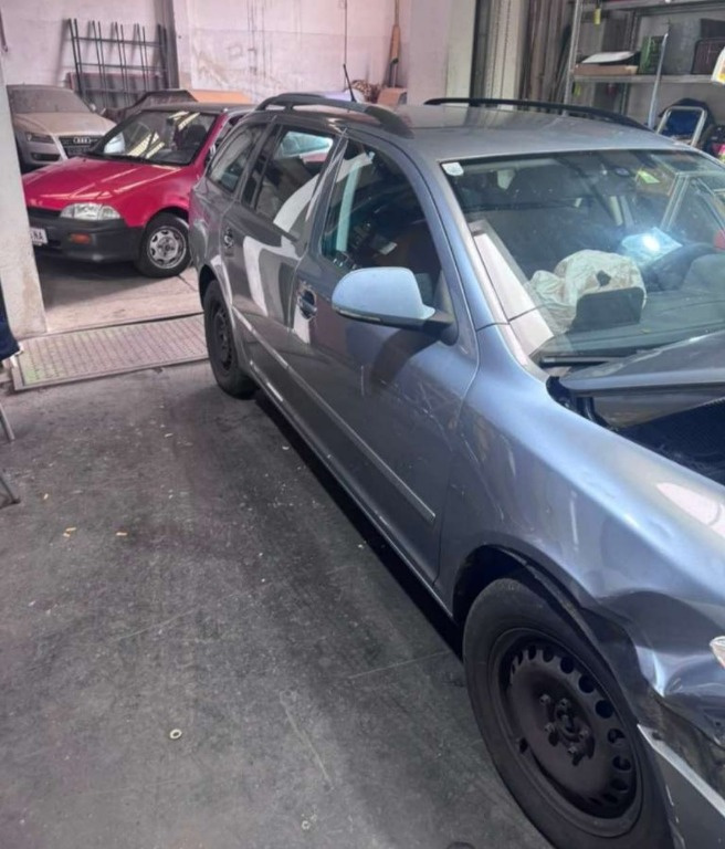 Usa dreapta fata 1Z0831056 Skoda Octavia II Combi (1Z5) 2.0 TDI 16V 4x4 140 cai CFHC
