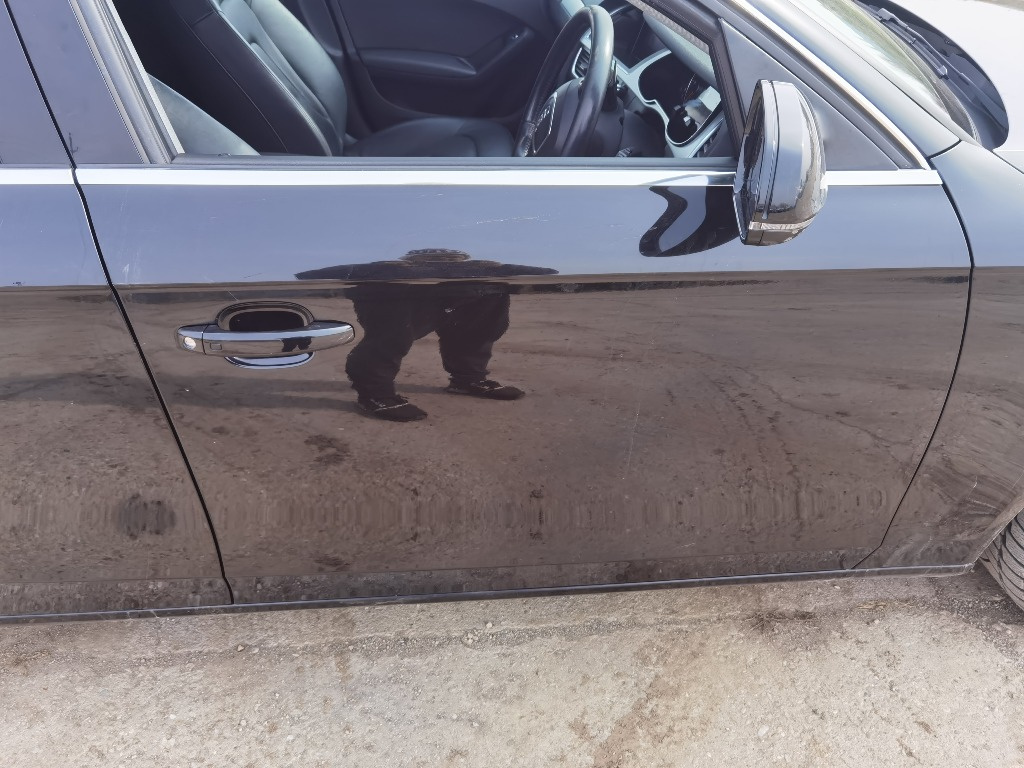 Usa dreapta fata Audi A4 B8 Facelift 2.0 tdi an 2014