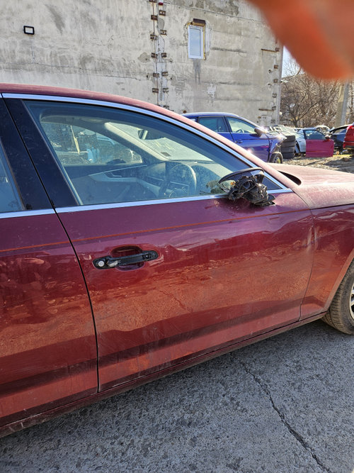 Usa dreapta fata Audi A4 B9 - Benzina 2017, CU DEFECT