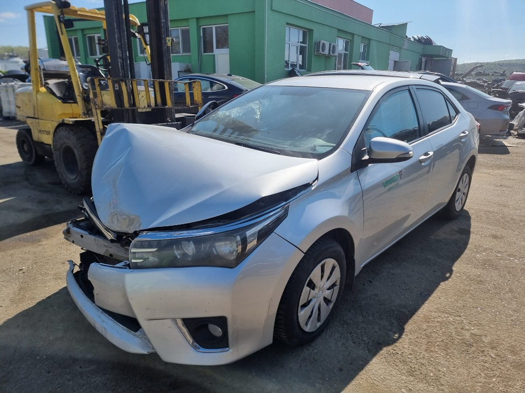 Usa dreapta fata complet echipata Toyota Corolla 2014 Berlina 1.3 benzina