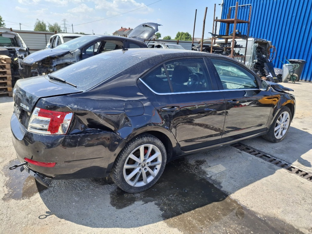 Usa dreapta fata culoare LF9R 5E0831052 Skoda Octavia III Hatchback (5E3) 2.0 TSI RS 220 cai CHHB