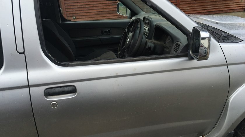 Usa dreapta fata gri Nissan Navara D22