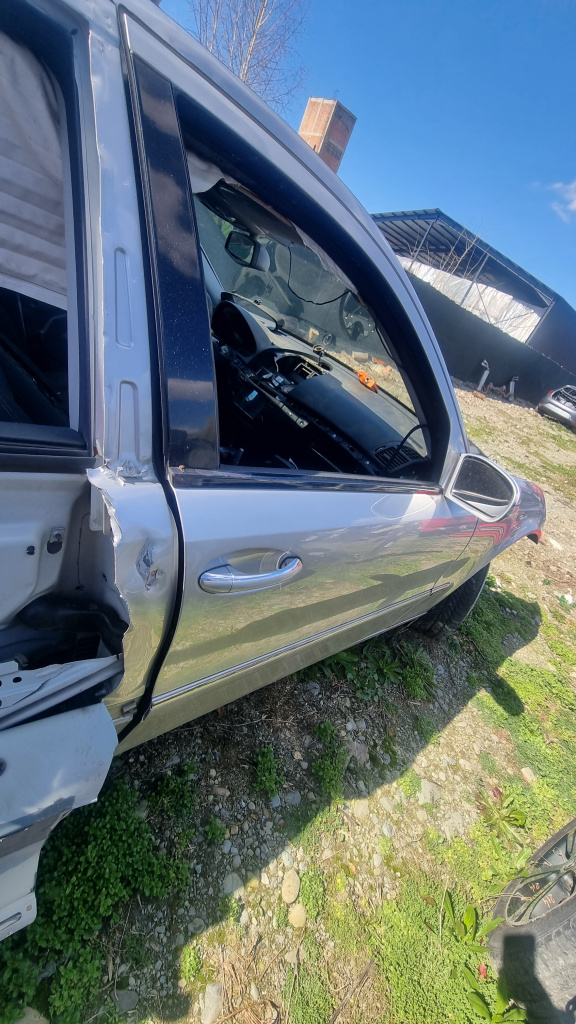 Usa dreapta fata Mercedes E 220 2004