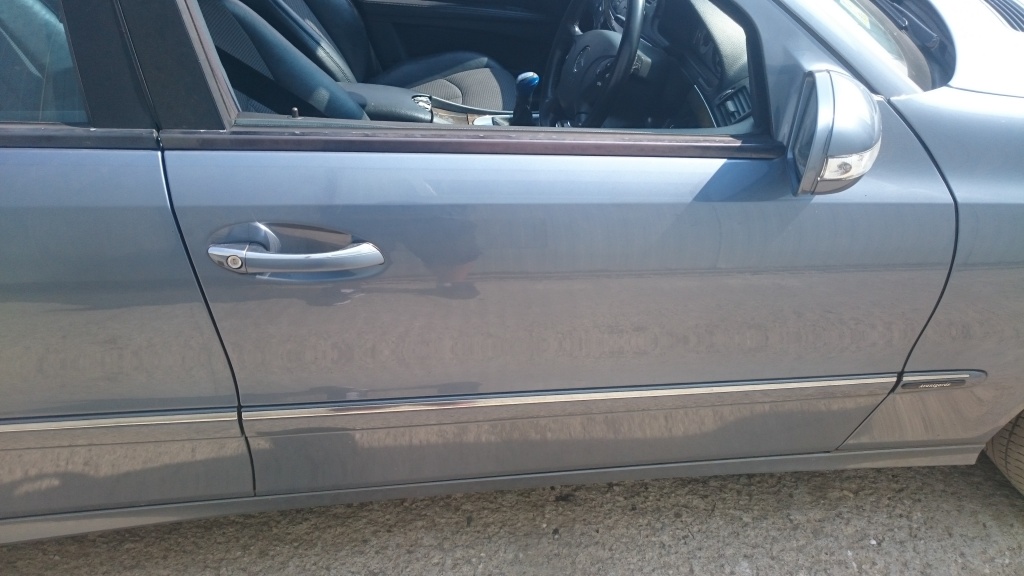 Usa dreapta fata Mercedes E220 cdi w211 cod culoare 353