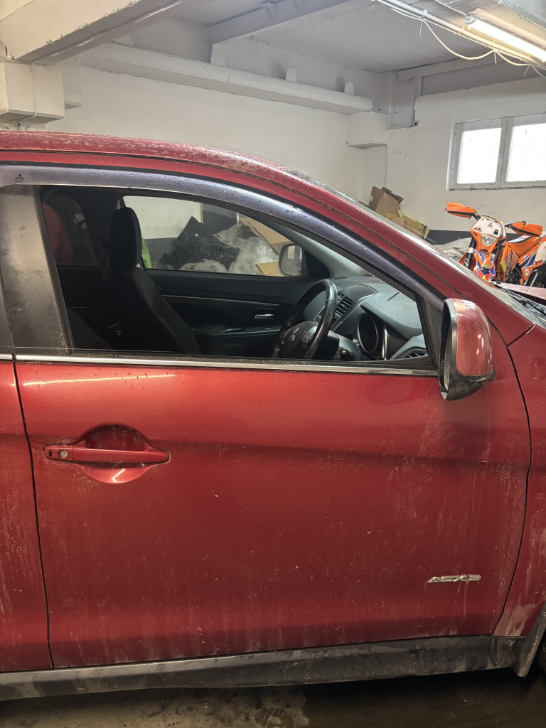 Usa dreapta fata Mitsubishi ASX 1.8 Motorina 2012