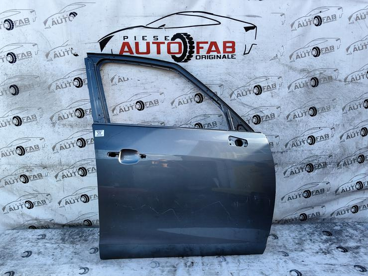 Usa dreapta fata Opel Zafira C an 2011-2012-2013-2014-2015-2016-2017-2018-2019 AZ8JEH28EY