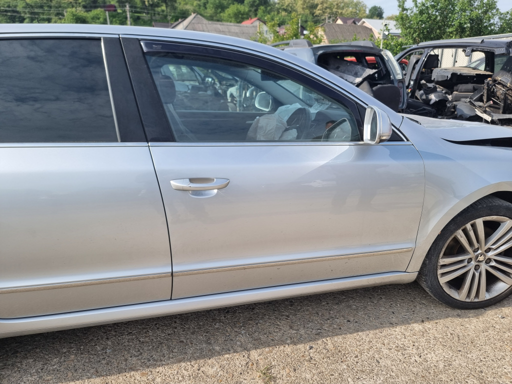 Usa dreapta fata Skoda Superb 2 Berlina 2014