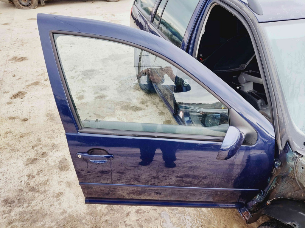 Usa dreapta fata Volkswagen Bora Combi (1J6) [Fabr 1999-2005] LB5N