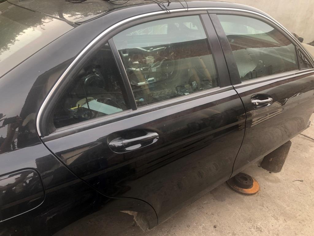 Usa dreapta spate Mercedes C class w204 2008